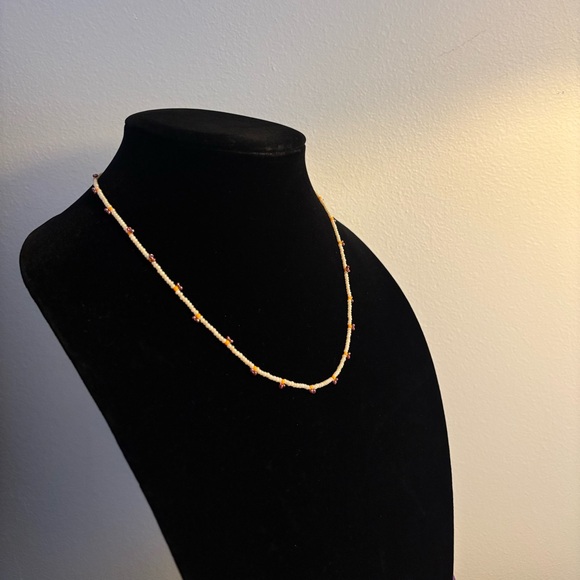 Elegant Multicolor Beaded Necklace - Picture 3 of 6